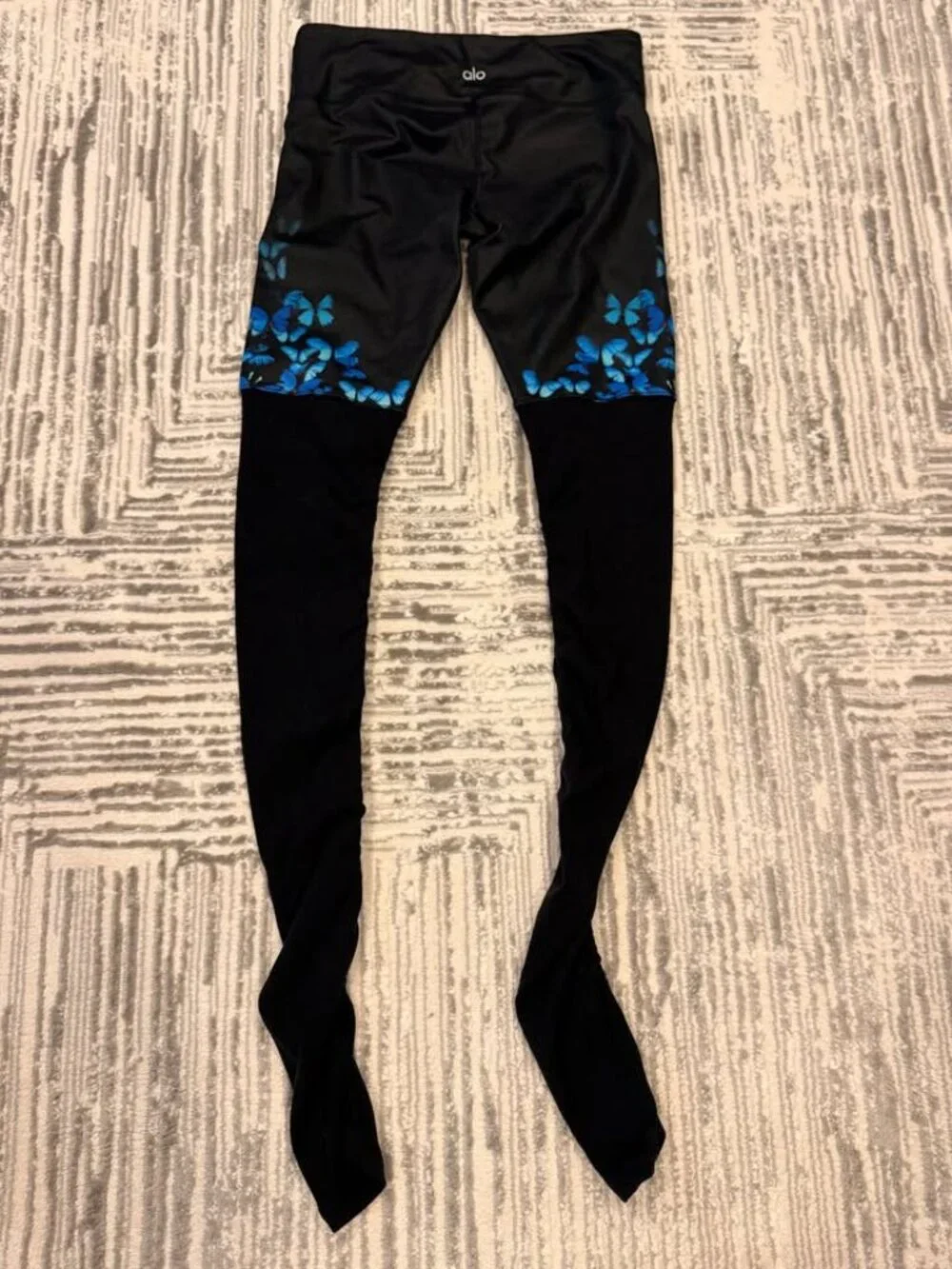 ALO Yoga retails that worn